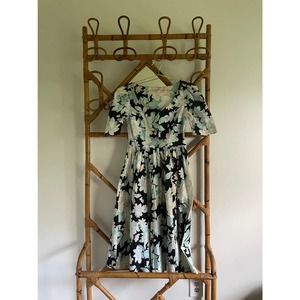 Vintage Floral Maxi Dress with Sweatheart Neckline
